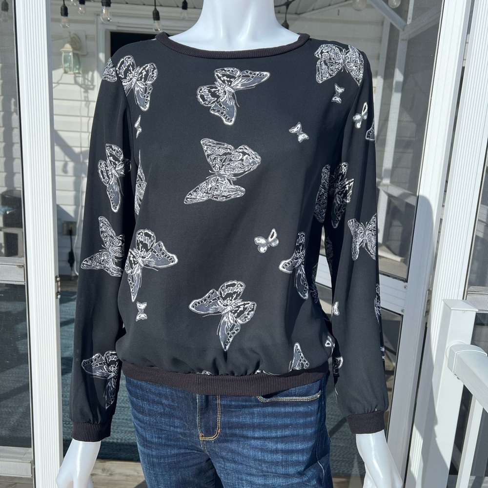 West Moon Blouse with Back Zipper Detail